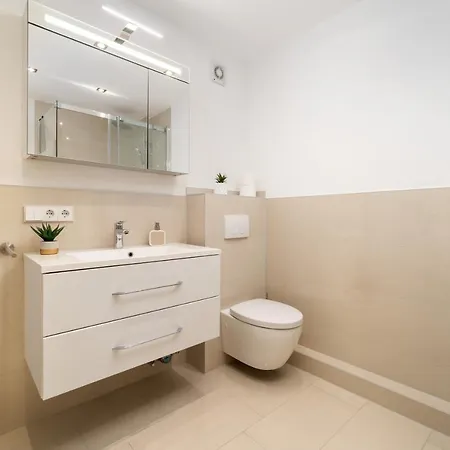 Apartment Unique Zentral Gelegene 2 Maisonettewohnung Inkl Tiefgaragenplatz *
